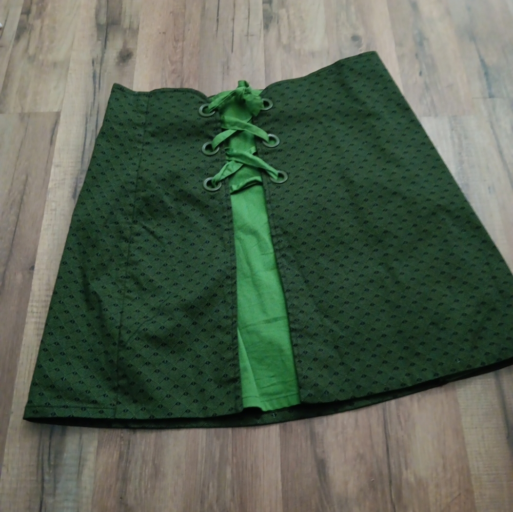 Skunkfunk green and black skirt sz xs